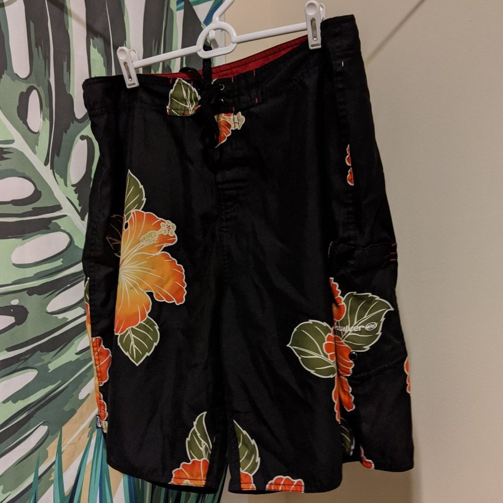 Vintage Men's Quiksilver Boardshorts - Sz 38